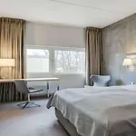 Quality Expo Hotel 4*