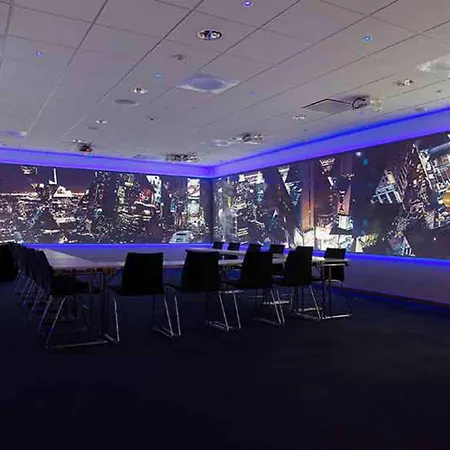 Quality Expo Hotell 4*