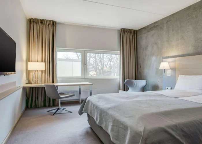 Quality Expo Hotell 4*